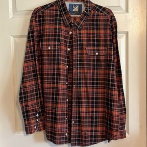 Men’s plaid long sleeve shirt.